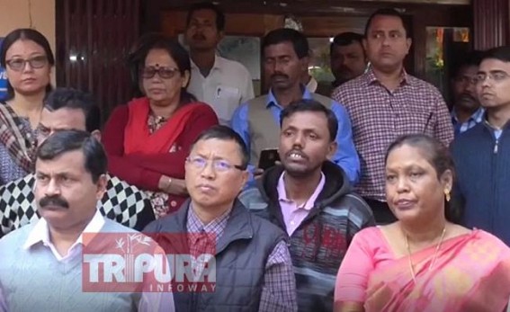 LIC employees, agents in protest in Tripura against Govtâ€™s decision of LICâ€™s part selling